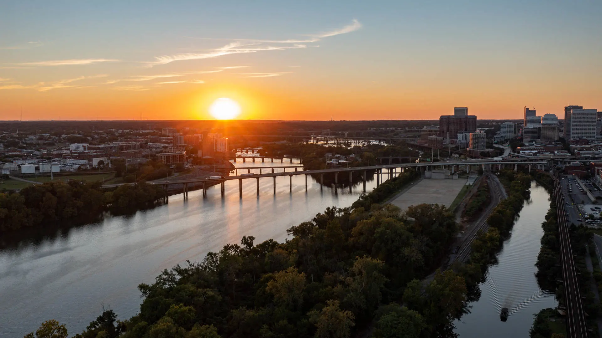 sunset_aerial_shiplock_views_04_reddoor